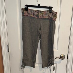 SO Clothing Joggers Yoga pants leggings Sz large patterned fold over